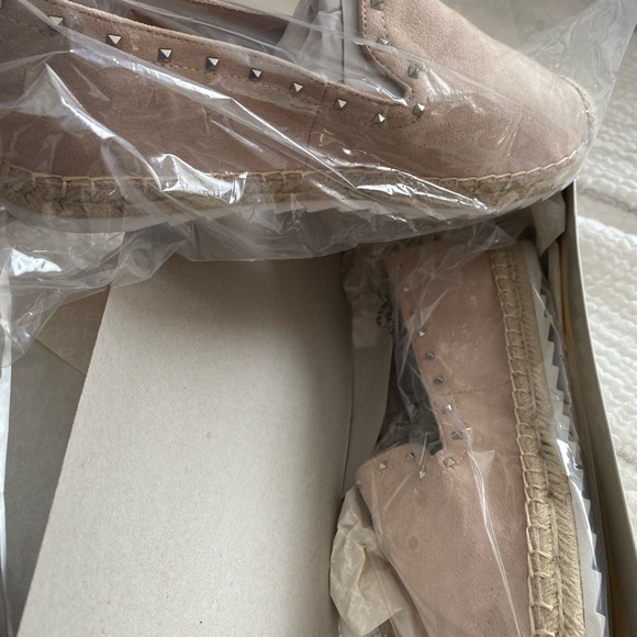 Marc Fisher pink suede espadrille slip on w/ rubber sole & studs New size 10 - Picture 9 of 12
